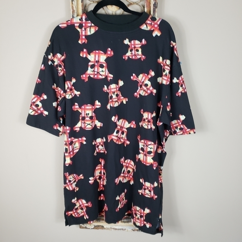 Skull Print "Glow in the Dark" Oversized Top NWT Sz L Streetwear Unisex